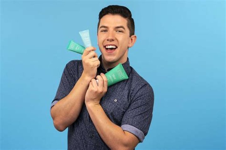 Hyram Yarbro- Wiki, Age, Height, Net Worth, Girlfriend, Ethnicity