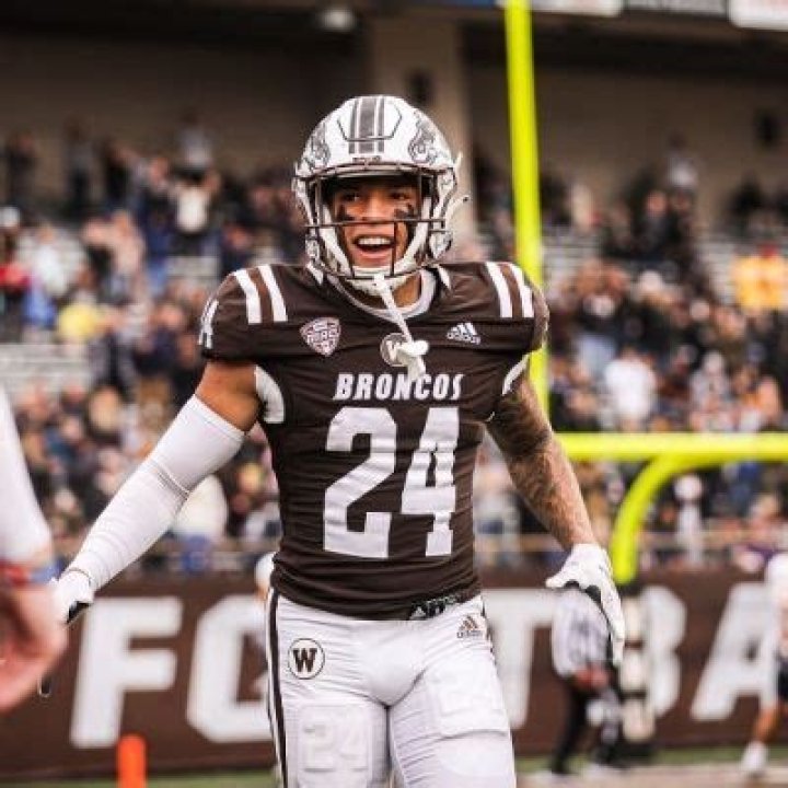 Is Skyy Moore Dating Jordyn? Explore NFL Player Relationship