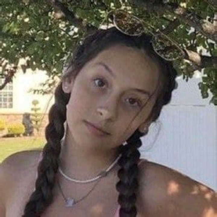 Isabella Tracy- Net Worth, Bio, Age, Parents, Height, Career