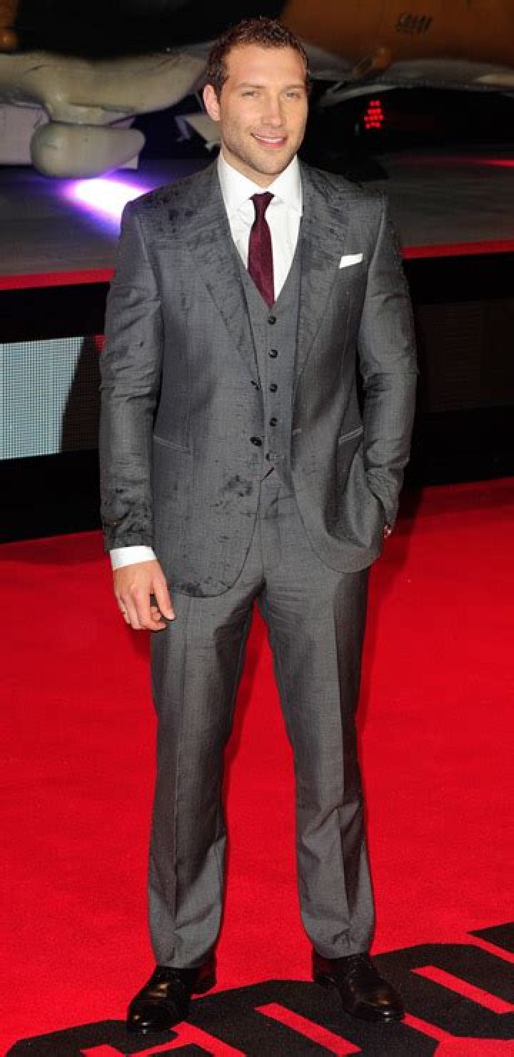 
Jai Courtney- Wiki, Age, Height, Net Worth, Girlfriend, Ethnicity	