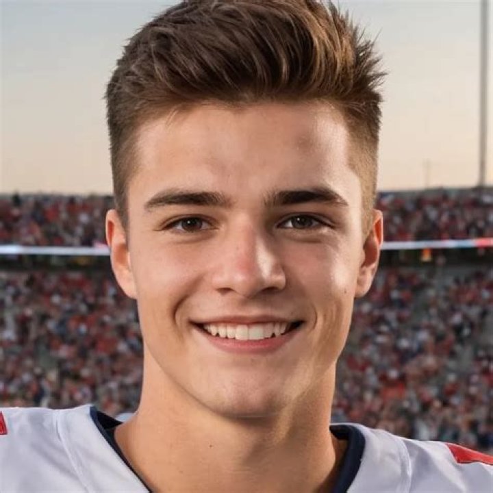 Jake Mitchell- Net Worth, Bio, Age, Girlfriend, Height, Nationality, Ethnicity