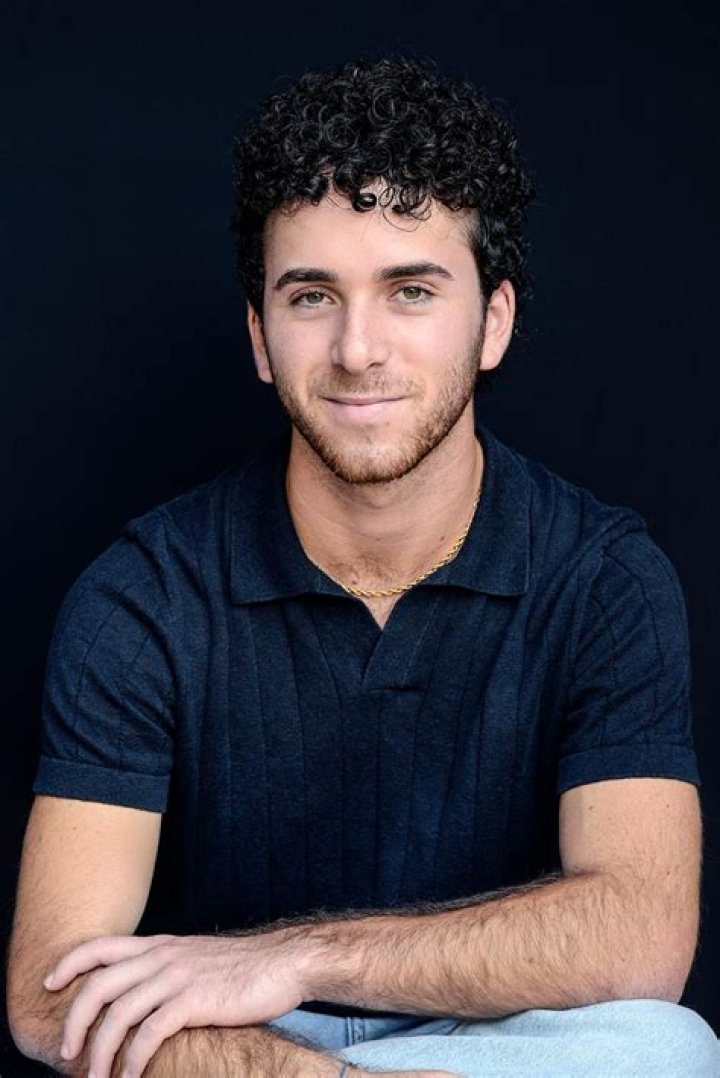 Jason Drucker- Wiki, Age, Height, Net Worth, Girlfriend, Ethnicity