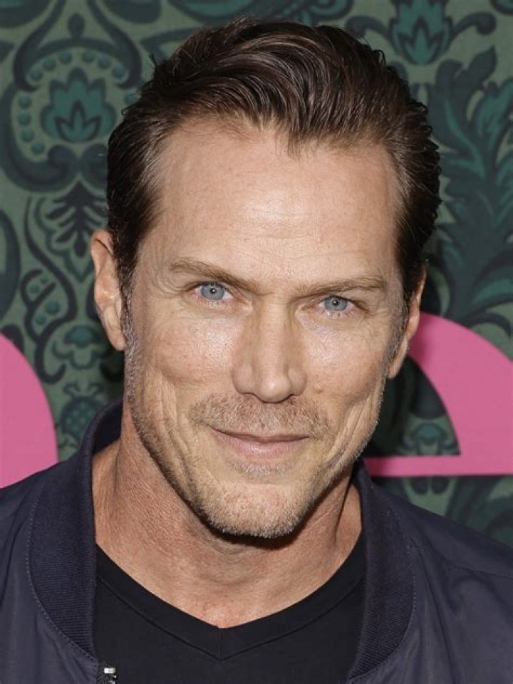Jason Lewis- Bio, Age, Height, Net Worth, Wife, Marriage