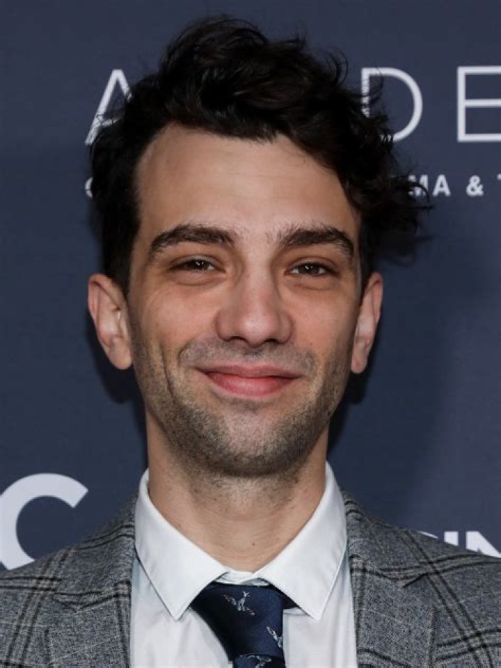 Jay Baruchel- Age, Bio, Wife, Net Worth, Height, Career