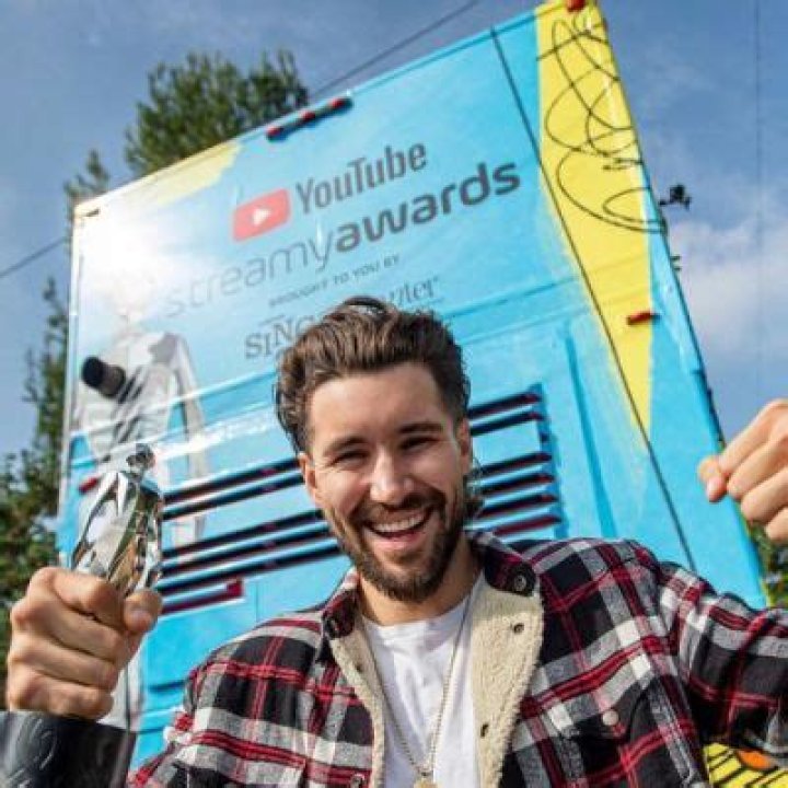 Jeff Wittek State That He Is Done Being Fake Friends With David Dobrik