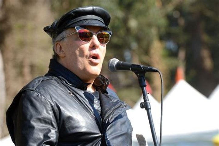 Who Is Jello Biafra? Wiki, Age, Wife, Ethnicity, Net Worth, Height, Career (Biographygist)