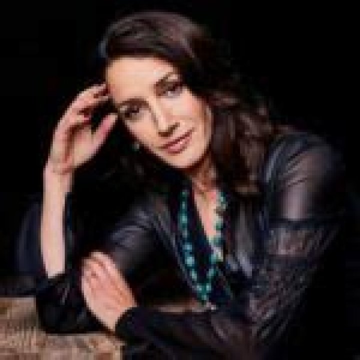 Jennifer Beal- Everything You Need To Know About Her