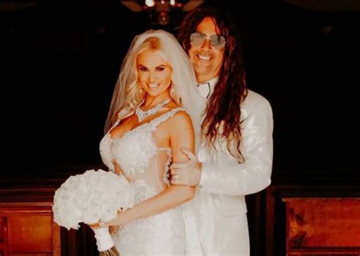 
Who Is Cara Leanne? Meet Jess Harnell Wife: Relationship And Net Worth	