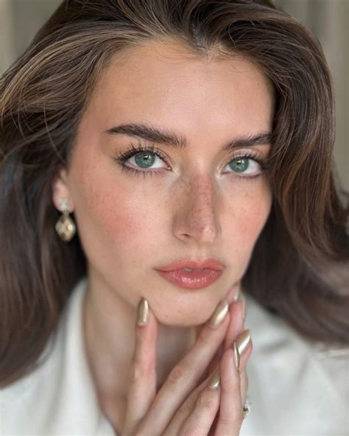 Jessica Clements- Age, Bio, Wiki, Height, Net Worth, Tik Tok