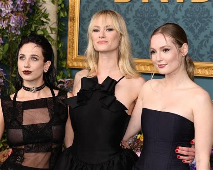 Jessica Madsen- Wiki, Age, Ethnicity, Husband, Height, Net Worth, Career