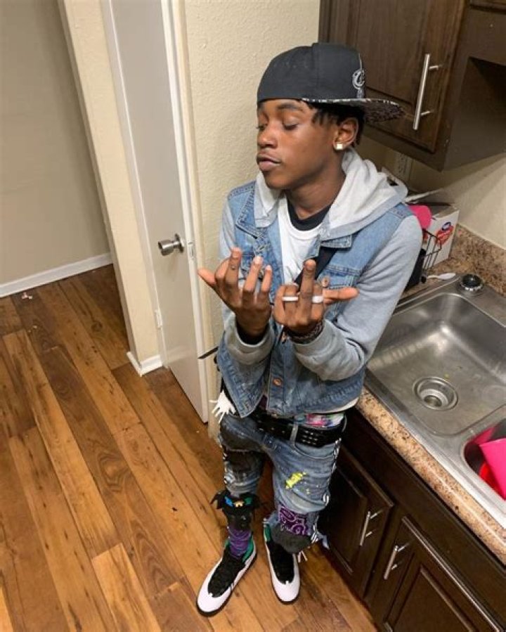 Jhacari Blunt- Net Worth, Bio, Age, Girlfriend, Height, Career