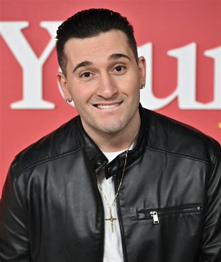 Joey Sasso- Net Worth, Bio, Age, Girlfriend, Height, Nationality, Ethnicity