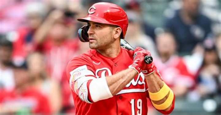 Joey Votto- Age, Girlfriend, Height, Net Worth, Nationality