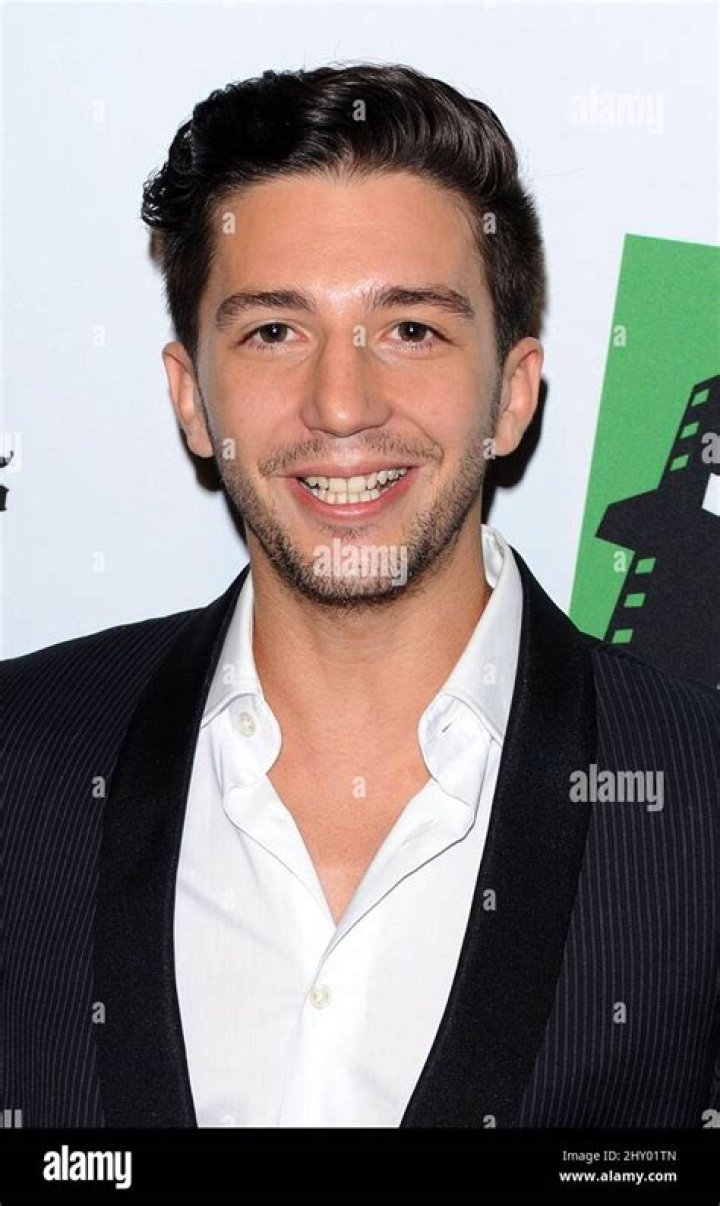 John Magaro- Wiki, Age, Height, Net Worth, Girlfriend, Ethnicity