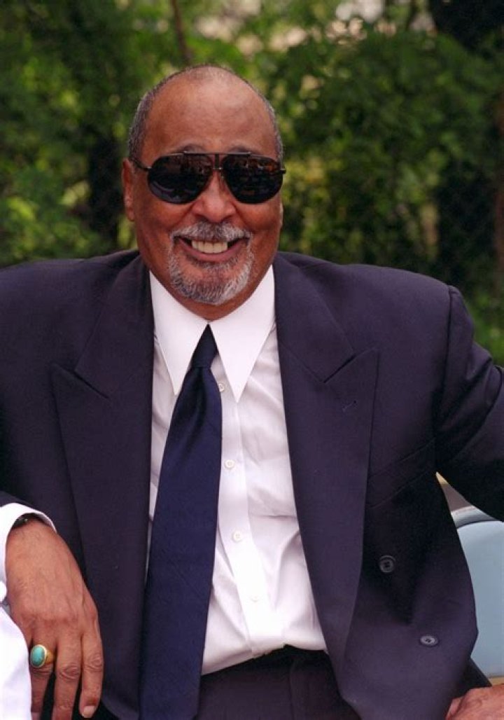 John Russell Houston- Wiki, Age, Wife, Ethnicity, Net Worth, Height, Career