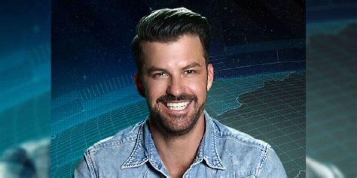 Johnny Bananas- Net Worth, Age, Height, Girlfriend, Ethnicity, Wiki