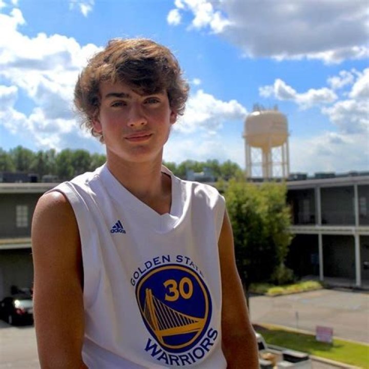 Jonathan Tooby- Net Worth, Bio, Age, Girlfriend, Ethnicity, Height, Career