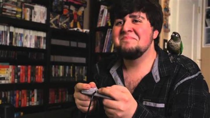 JonTron- Wiki, Age, Net Worth, Ethnicity, Height, Girlfriend