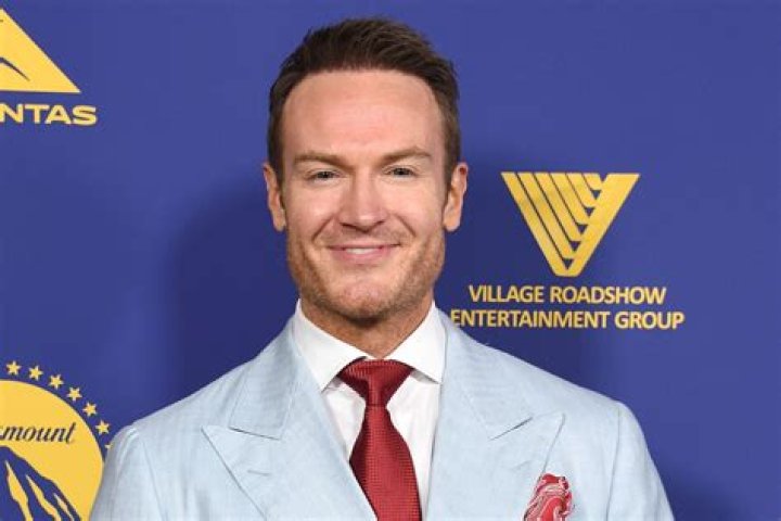 Josh Lawson- Age, Height, Girlfriend, Net Worth, Ethnicity