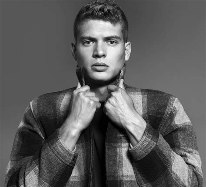 
Josha Stradowski Biography, Girlfriend, Age, Height, Net Worth, Career	