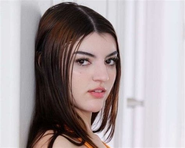 Julia James- Wiki, Age, Height, Net Worth, Husband, Ethnicity