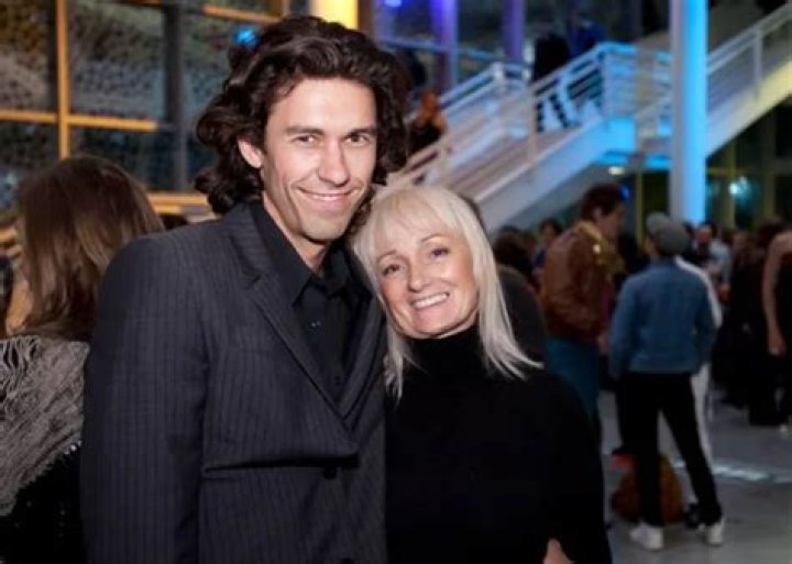 Julia Lazar- Bio, Wiki, Age, Height, Weight, Net Worth, Career