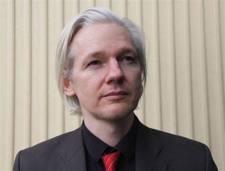 Who Is Julian Assange? Wiki, Age, Height, Net Worth, Wife, Marriage, Ethnicity
