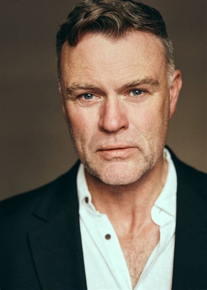 Julian Lewis Jones- Wiki, Age, Height, Net Worth, Girlfriend, Ethnicity