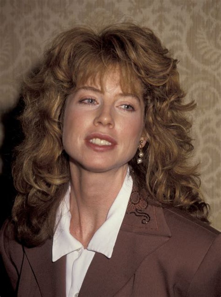 Julianne Phillips- Bio, Wiki, Age, Height, Weight, Net Worth, Relationship