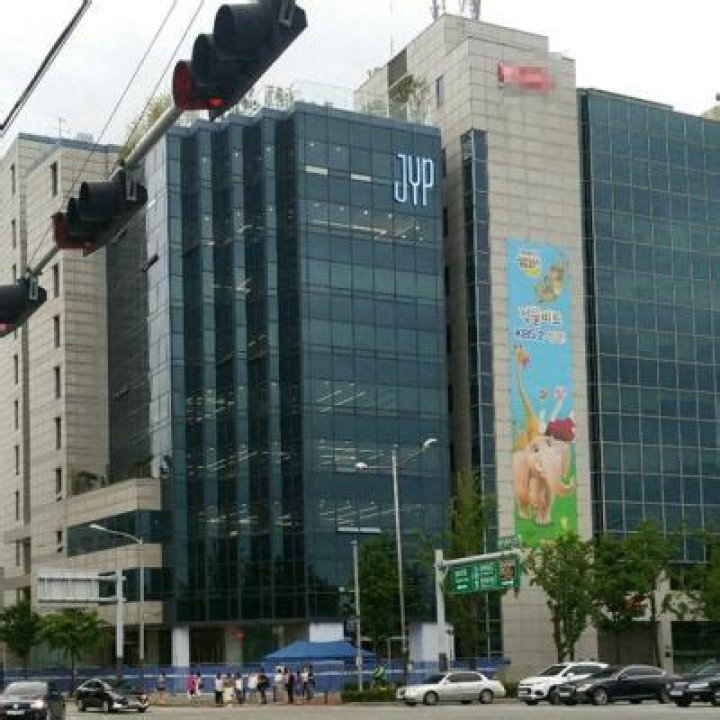 JYP Entertainment Is Being Chastised By Fans For Its Poor Handling Of The Stray Kids