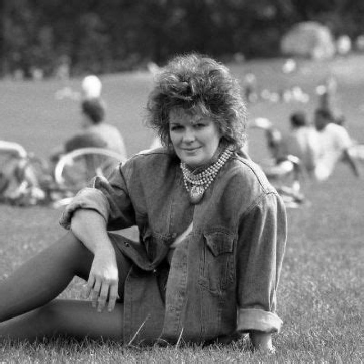 K.T. Oslin Death: How Did She Die? Cause Of Death Explained