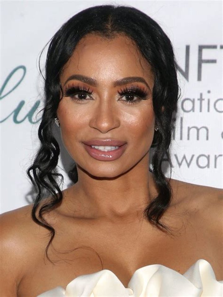 Karlie Redd- Net Worth, Wiki, Age, Ethnicity, Husband, Height, Career