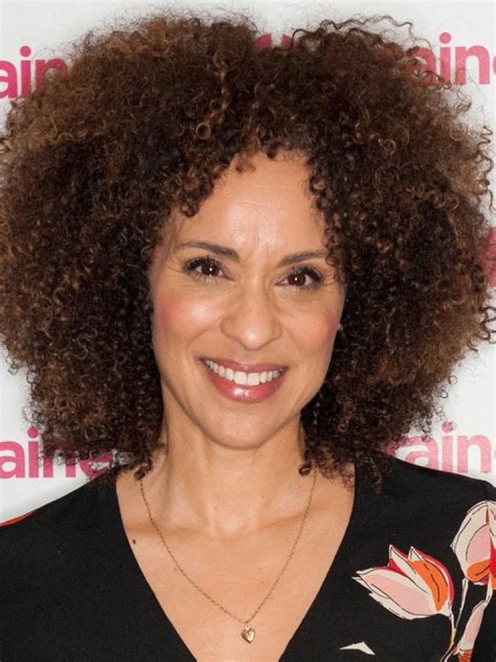 Karyn Parsons- Bio, Age, Net Worth, Husband, Marriage, Height