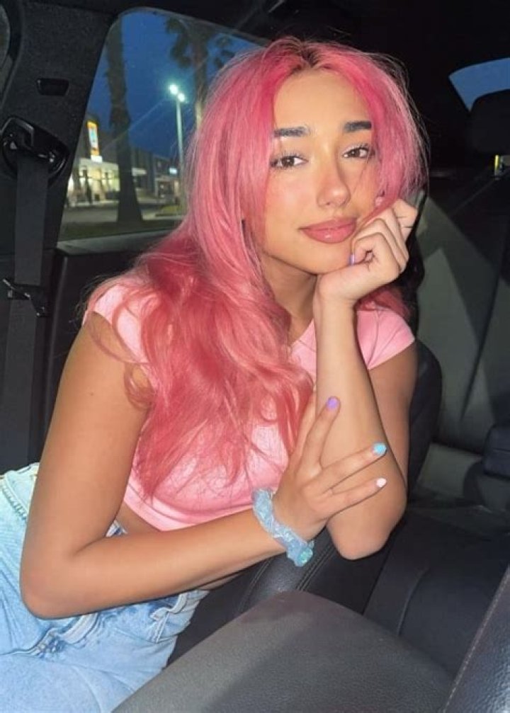 Kathleen Hixson- Age, Net Worth, Height, Boyfriend, Career, Ethnicity