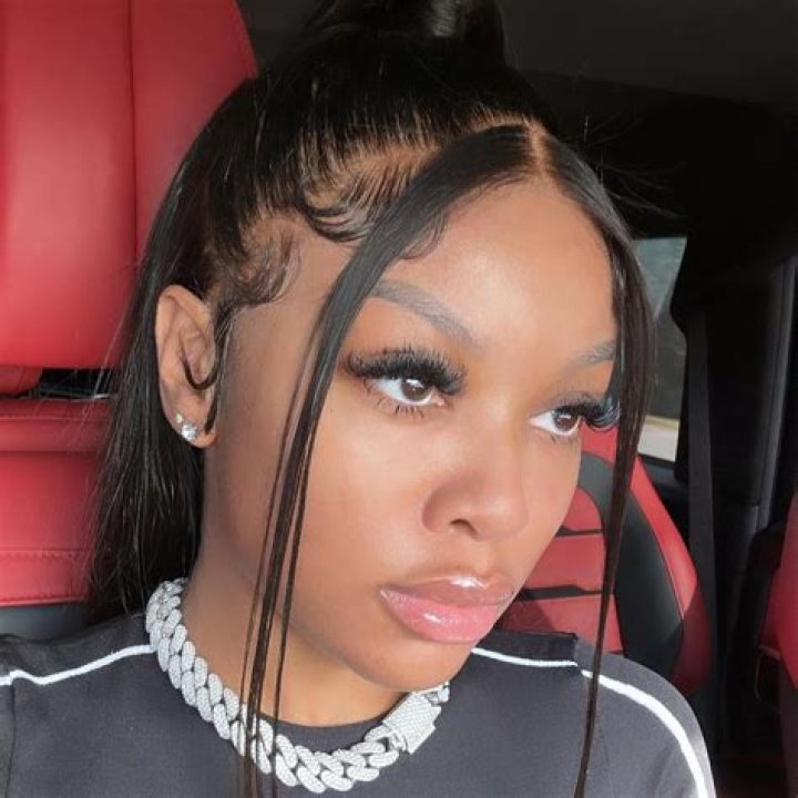 Kayla B- Wiki, Age, Height, Net Worth, Boyfriend, Dating