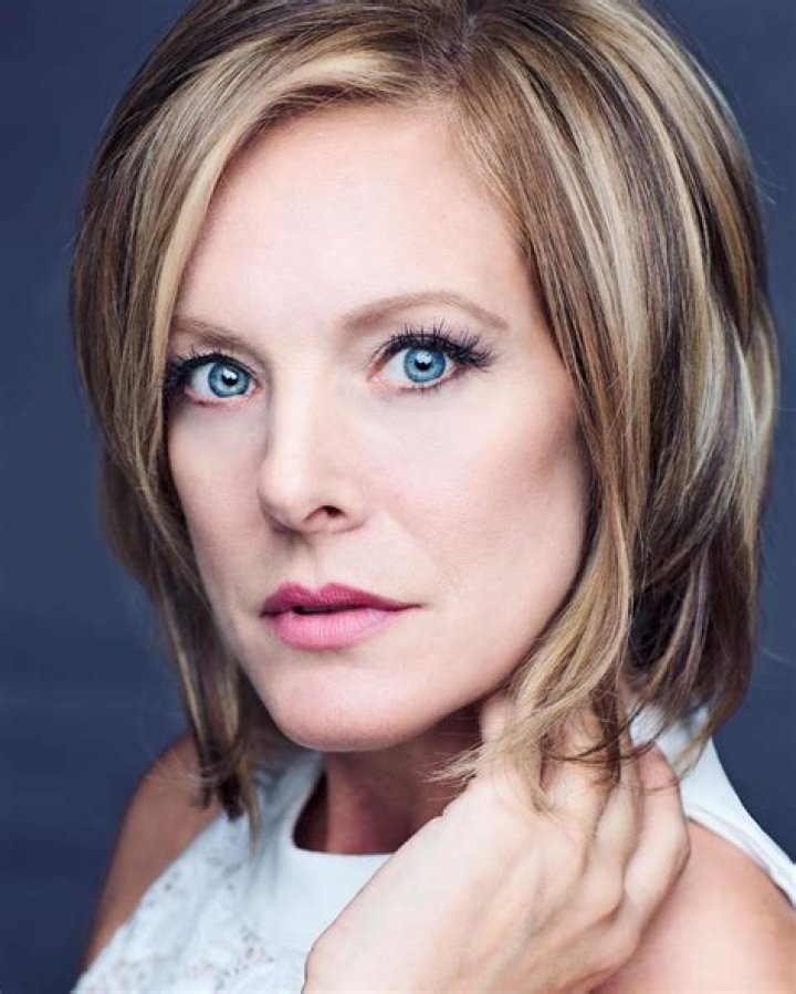 Kelly Hyland- Wiki, Age, Height, Net Worth, Career