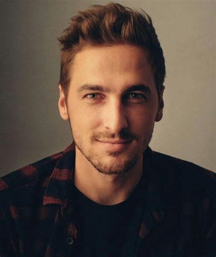 Who is Kendall Schmidt? Wiki, Age, Wife, Net Worth, Height, Ethnicity