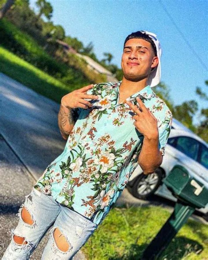 KennyyFye- Age, Girlfriend, Net Worth, Height, Ethnicity