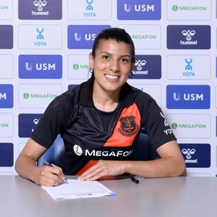 Kenza Dali Family & Origin: Where Are Her Parents From? Meet Her Mother, Yamina