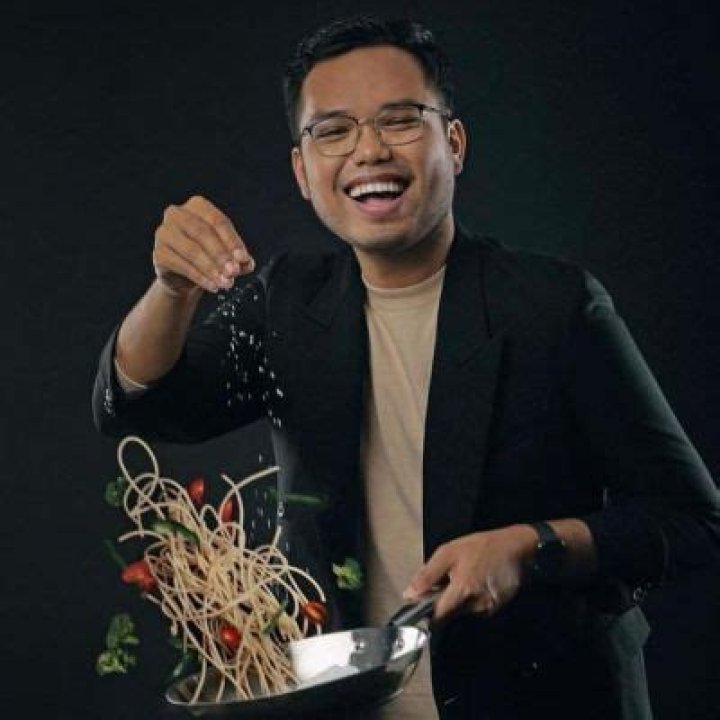 Khairul Aming Age: How Old Is He? TikTok Star Rise To Fame And Wiki