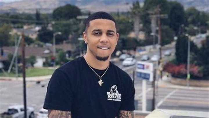 Khayman Burton- Wiki, Age, Height, Net Worth, Girlfriend, Ethnicity