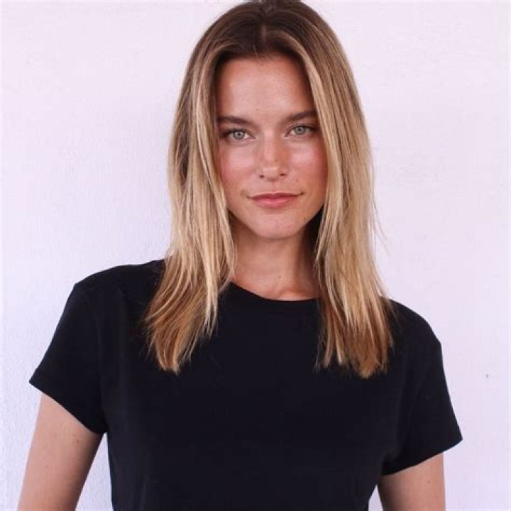 Kim Cloutier- Wiki, Biography, Age, Height, Net Worth, Boyfriend