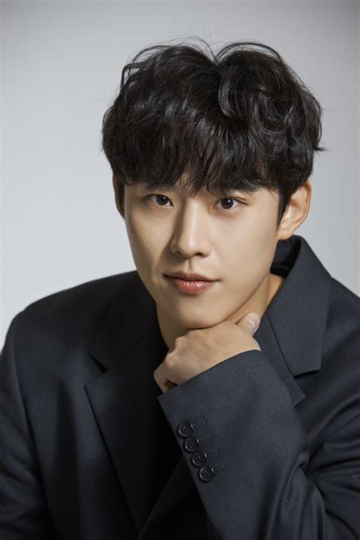 Kim Sung Cheol- Net Worth, Age, Girlfriend, Ethnicity, Height, Career