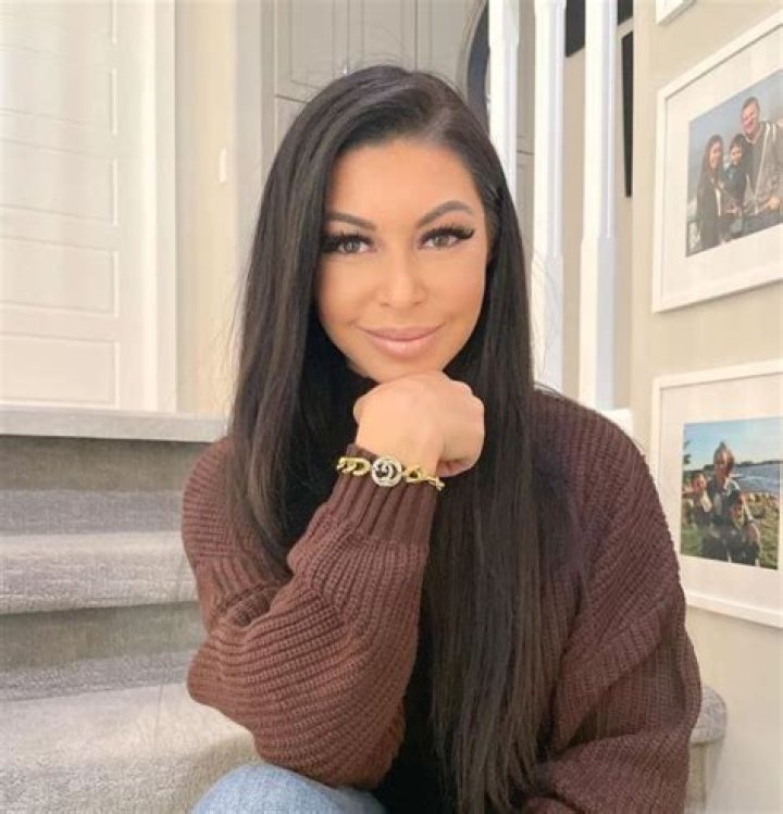 Kira Girard- Wiki, Age, Height, Net Worth, Husband, Ethnicity