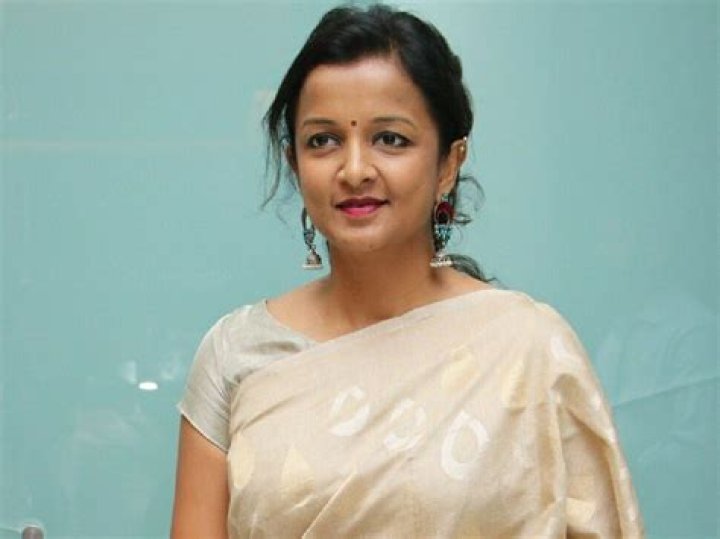 Kiruthiga Udhayanidhi- Net Worth, Age, Ethnicity, Husband, Height, Career