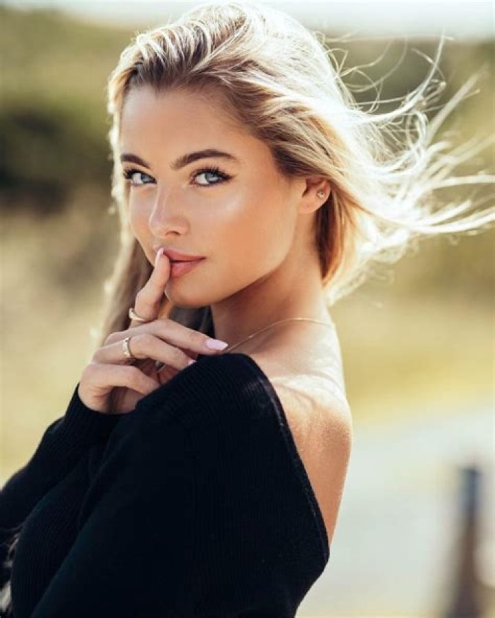 
Kornelia Ski- Age, Height, Boyfriend, Net Worth, Ethnicity	