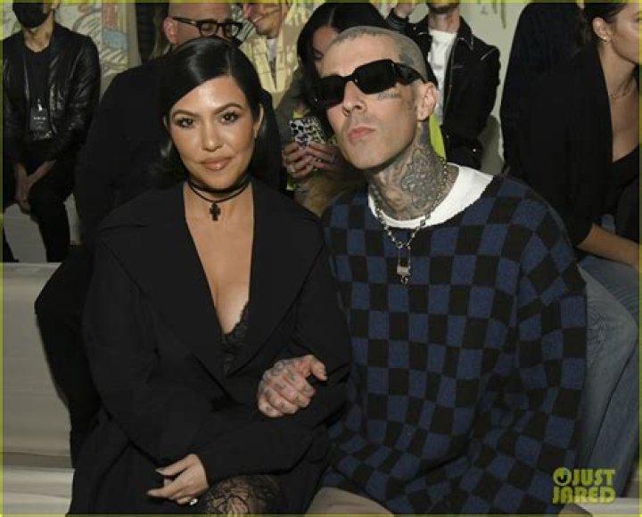 Kourtney Kardashian And Travis Barker Tied The Knot In Las Vegas Chapel