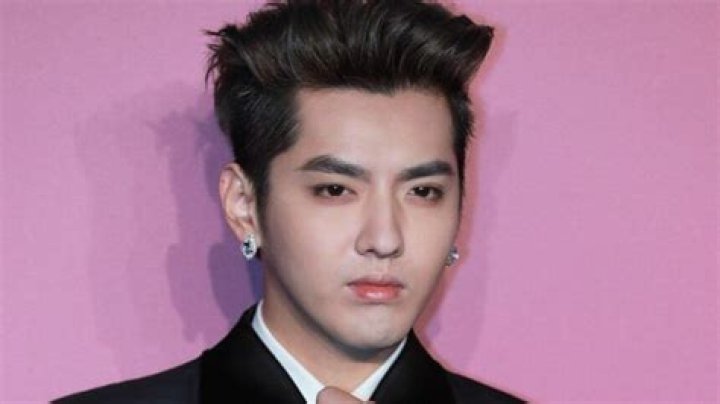 Kris Wu- Net Worth, Bio, Age, Girlfriend, Dating, Height, Career