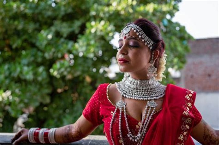 Kshama Bindu- Wiki, Age, Husband, Net Worth, Height, Ethnicity