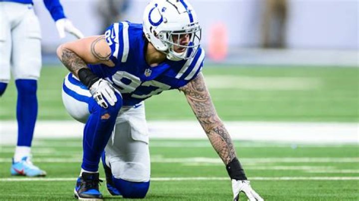 Laiatu Latu- Wiki, Age, Net Worth, Height, Wife, Ethnicity